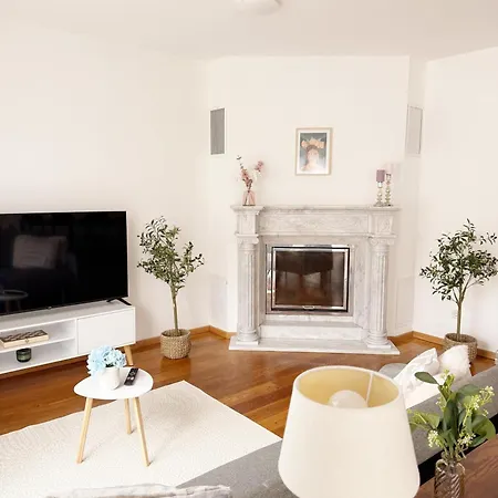 Luxurioese Ferienvilla Mit Garten, Gaming Zone & Netflix Langenhagen (Hannover)