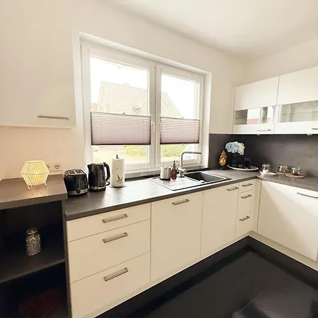 Luxurioese Ferienvilla Mit Garten, Gaming Zone & Netflix