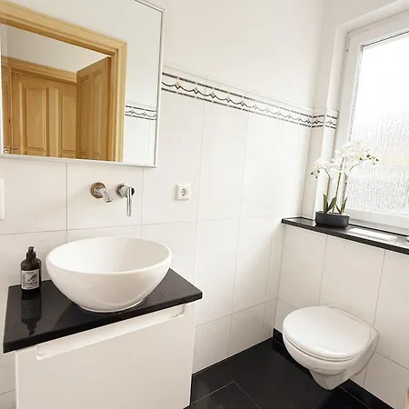 Luxurioese Ferienvilla Mit Garten, Gaming Zone & Netflix Villa