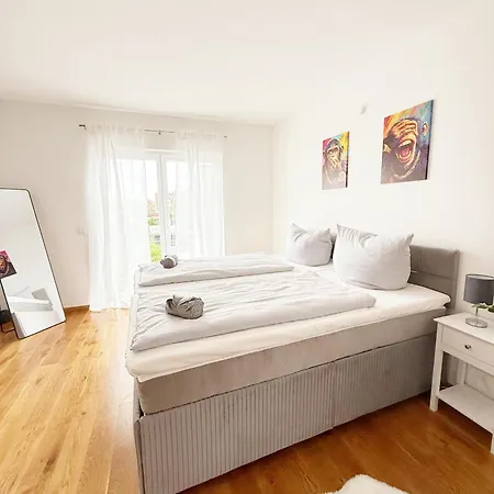 Luxurioese Ferienvilla Mit Garten, Gaming Zone & Netflix Langenhagen (Hannover)