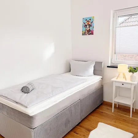 Luxurioese Ferienvilla Mit Garten, Gaming Zone & Netflix