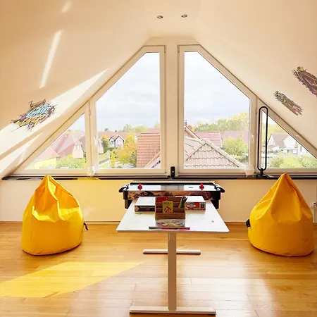 Luxurioese Ferienvilla Mit Garten, Gaming Zone & Netflix