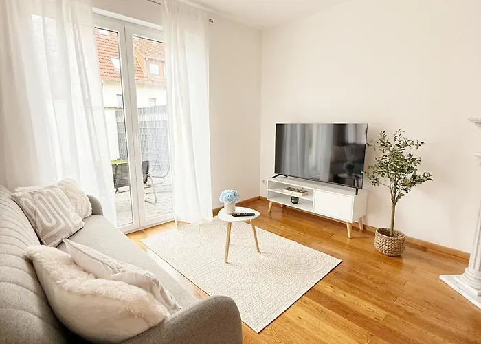 Luxurioese Ferienvilla Mit Garten, Gaming Zone & Netflix