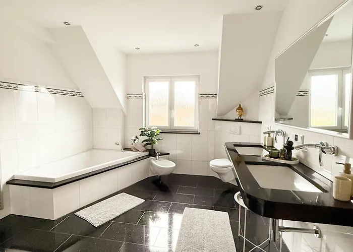 Luxurioese Ferienvilla Mit Garten, Gaming Zone & Netflix Langenhagen (Hannover)