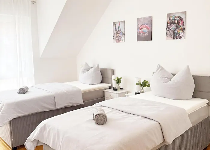 Luxurioese Ferienvilla Mit Garten, Gaming Zone & Netflix